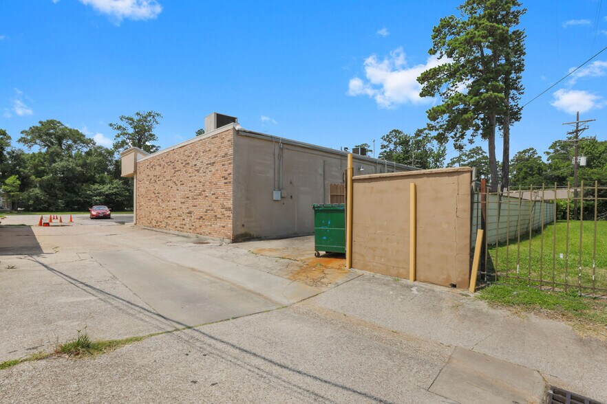 More Photos Of 118 Shenandoah Dr, The Woodlands Freestanding For Sale