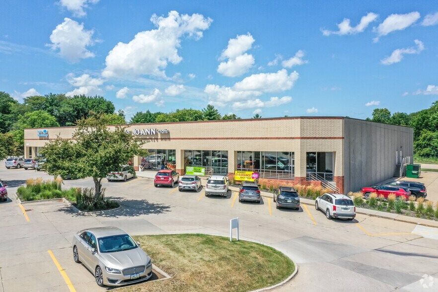 More Photos Of 8801 University Ave, Clive Unknown For Lease