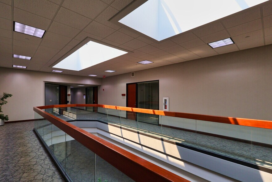 More Photos Of 1700 Park St, Naperville Office For Lease