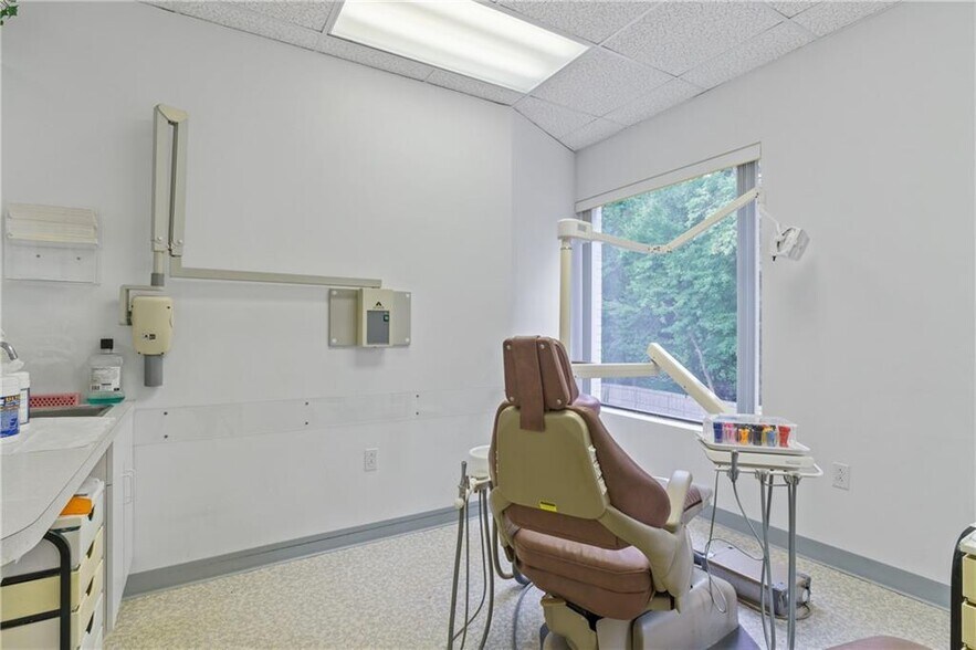 More Photos Of 1637 Mineral Spring Ave, North Providence Medical For Lease