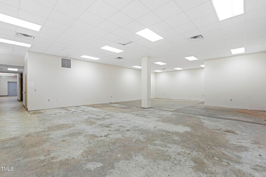 More Photos Of 5706 Chapel Hill Rd, Raleigh Office Residential For Lease