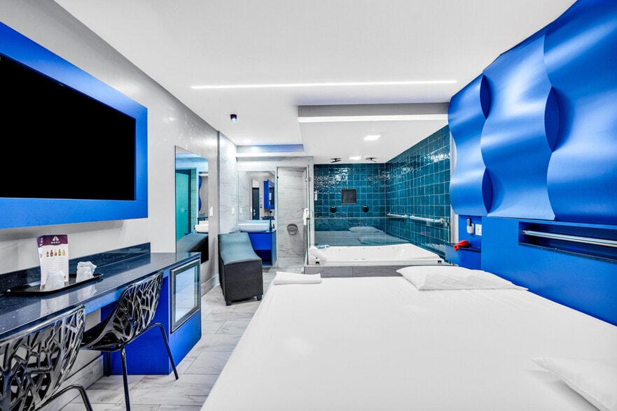 More Photos Of 841 N Krome Ave, Homestead Hotel For Sale