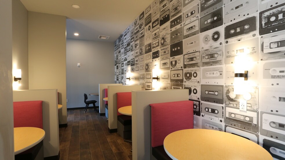 More Photos Of 1400 N High St, Columbus Apartments For Lease