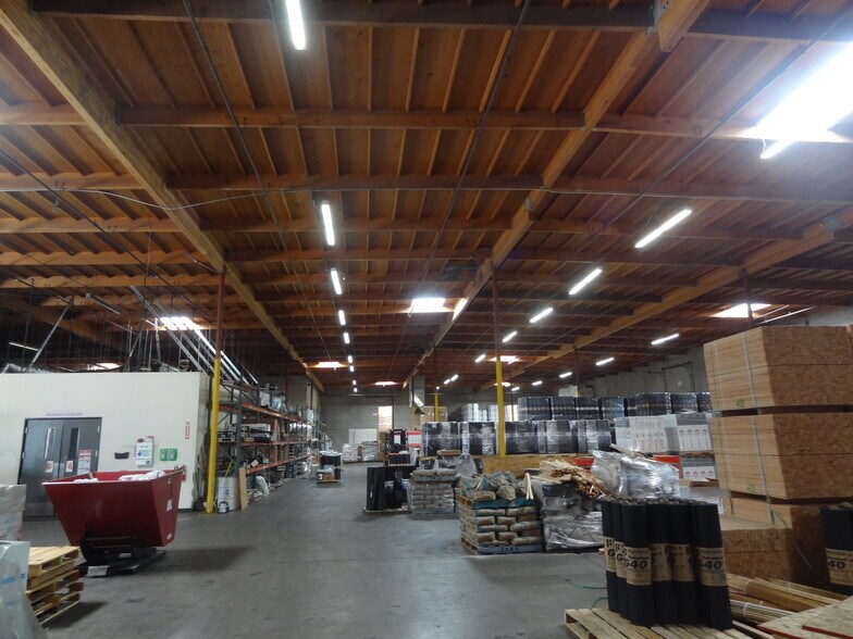 More Photos Of 402 W Fairmont Dr, Tempe Distribution For Lease