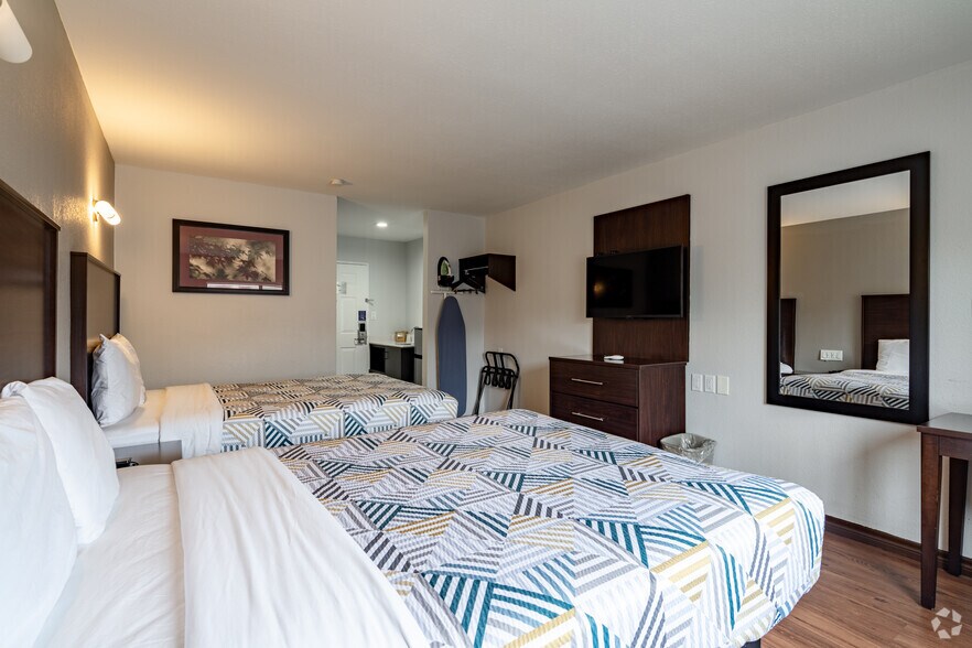 More Photos Of 16939 East Fwy, Channelview Hotel For Sale