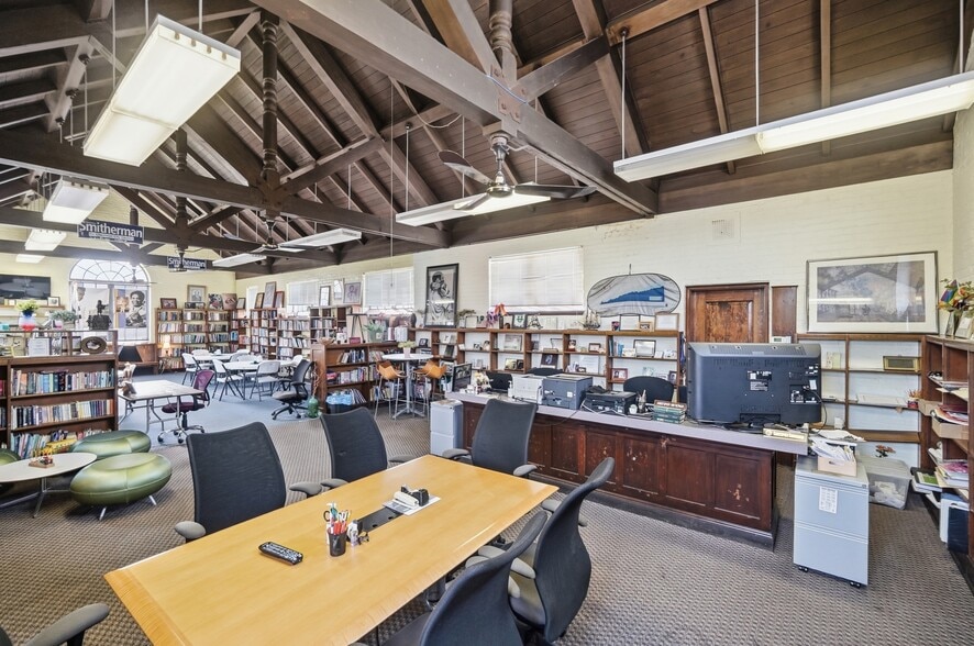 More Photos Of 1703 Dale Rd, Cincinnati Public Library For Sale