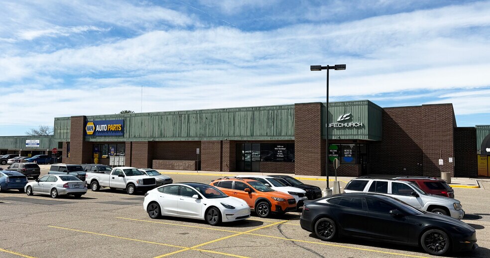 More Photos Of 8237 S Holly St, Centennial Freestanding For Lease