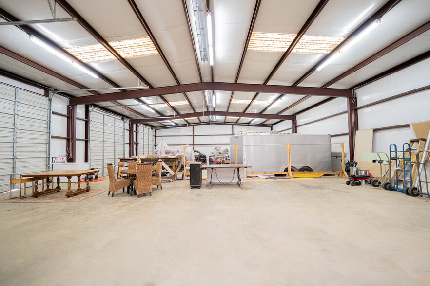 More Photos Of 434 Gamel rd, Longview Flex For Sale