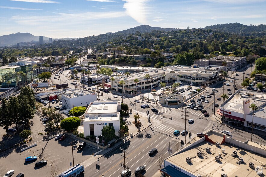 More Photos Of 11976-11996 Ventura Blvd, Studio City General Retail For Lease