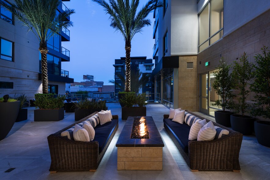 More Photos Of 2450 Valdez St, Oakland Apartments For Lease