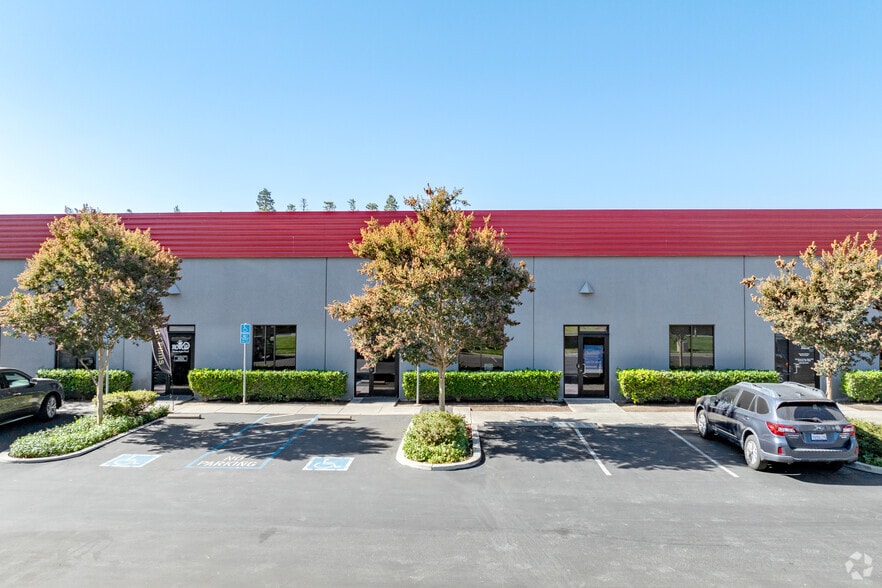 More Photos Of 521 Charcot Ave, San Jose Showroom For Sale