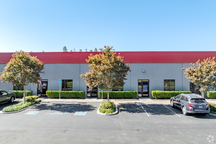 More Photos Of 521 Charcot Ave, San Jose Showroom For Sale