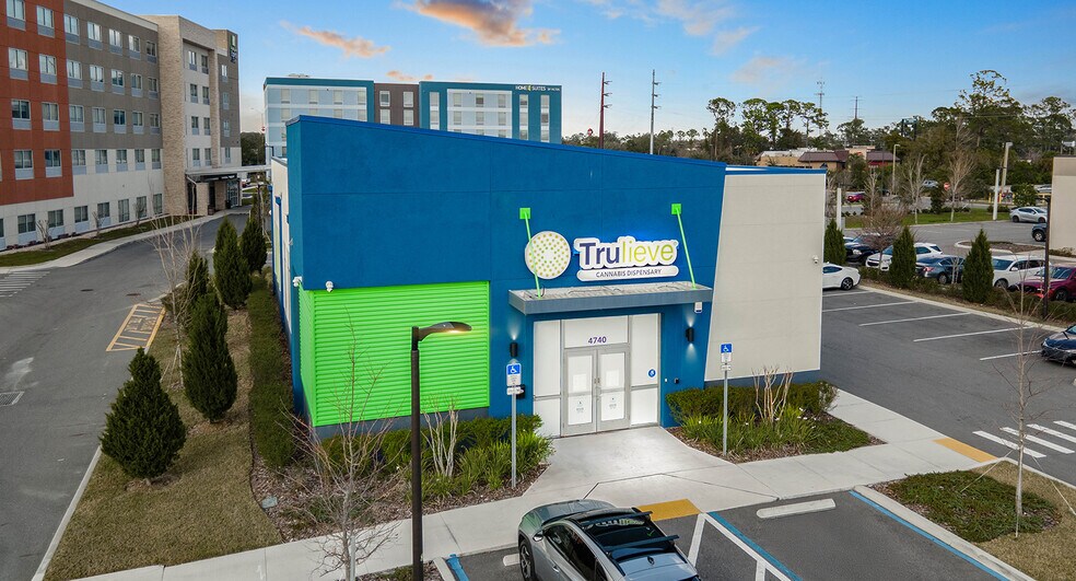 More Photos Of 4740 SR-46, Sanford Drugstore For Sale