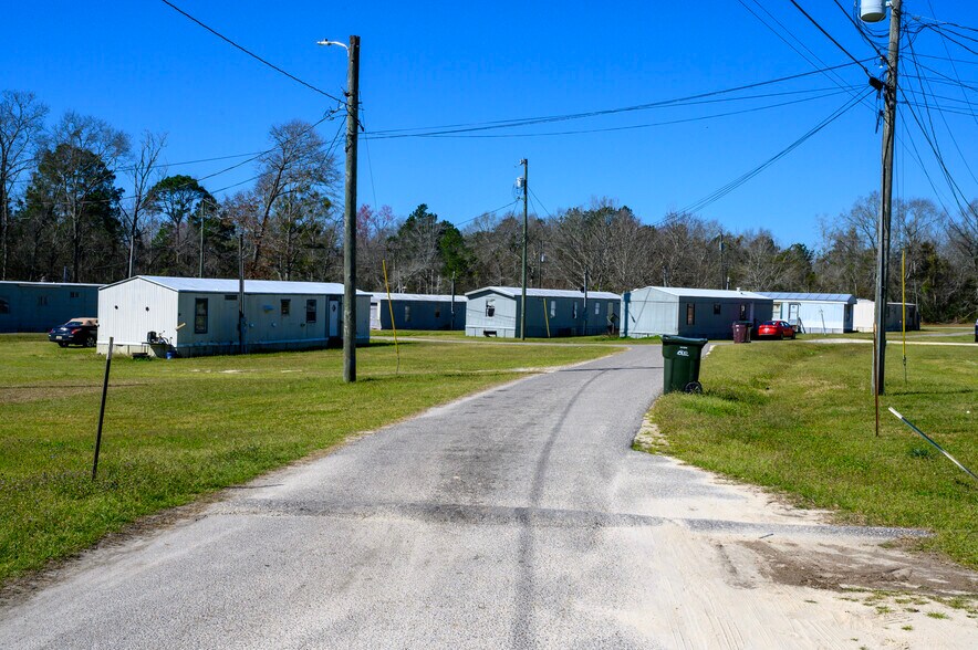 More Photos Of 100 Lunsford Cir, Opp Manufactured Housing Mobile Home Park For Sale