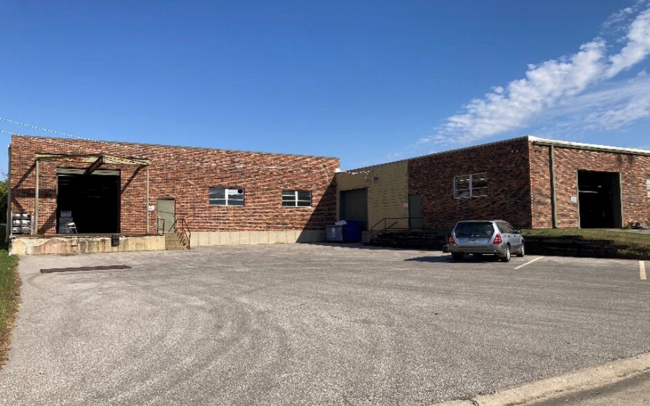 More Photos Of 1531 Fairview Ave, Overland Manufacturing For Sale
