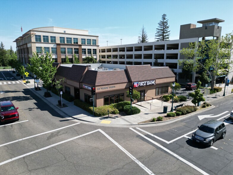 Primary Photo Of 401 Vernon St, Roseville General Retail For Sale