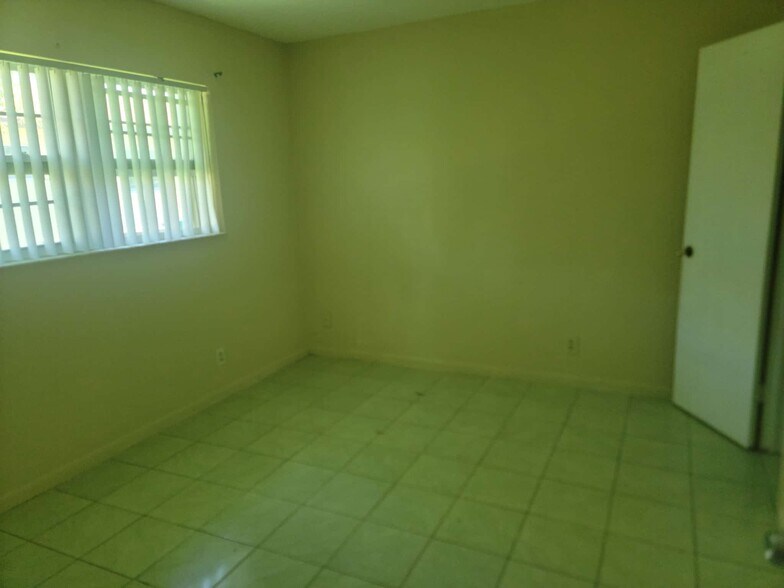 More Photos Of 138-140 NE 1st Ct, Dania Beach Specialty For Sale