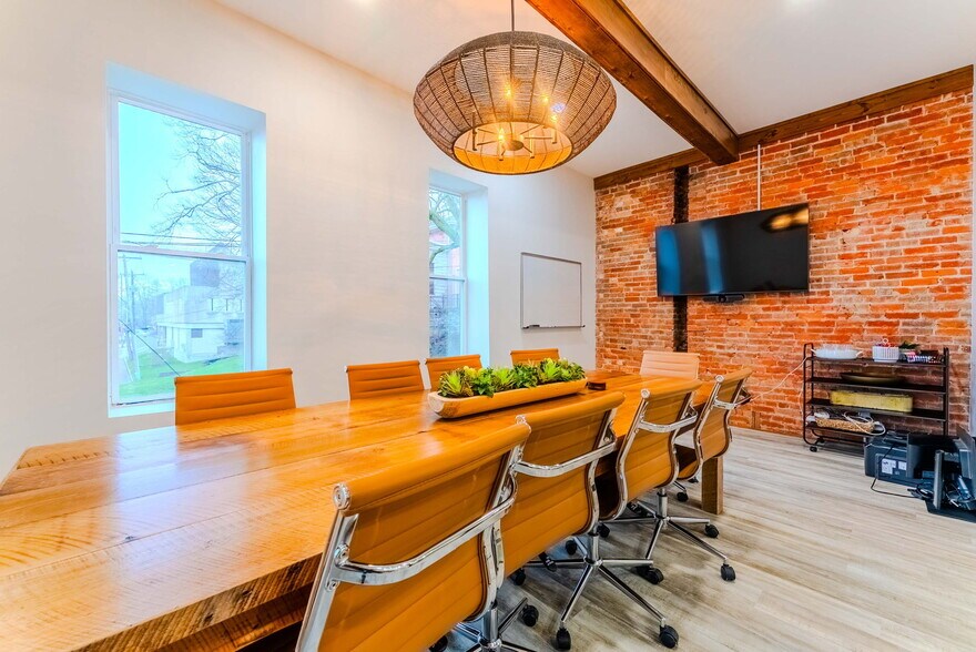 More Photos Of 144 S Wabash St, Wabash Office For Sale