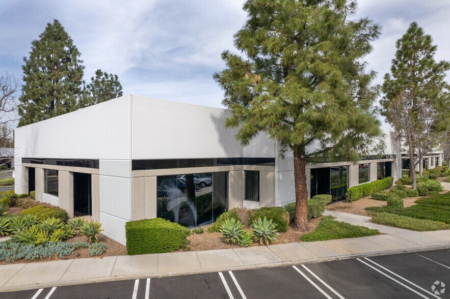 More Photos Of 3002 Dow Ave, Tustin Unknown For Lease