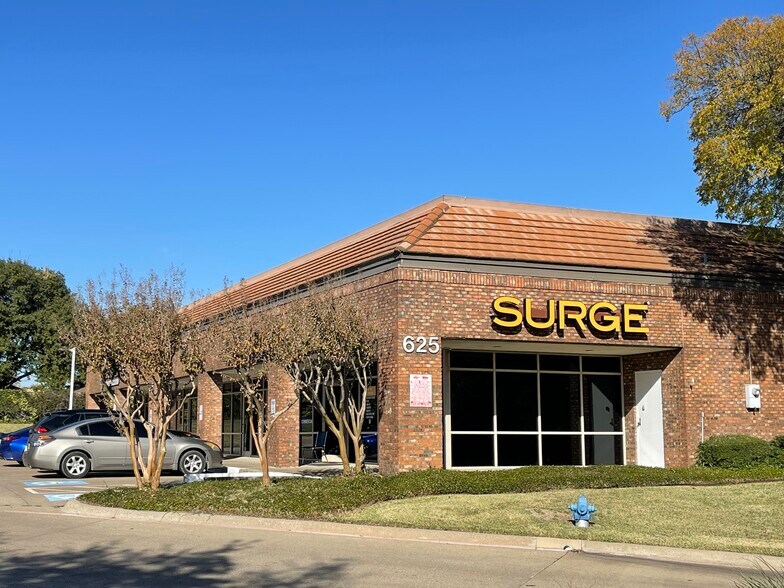 More Photos Of 625 W Centerville Rd, Garland Office For Sale