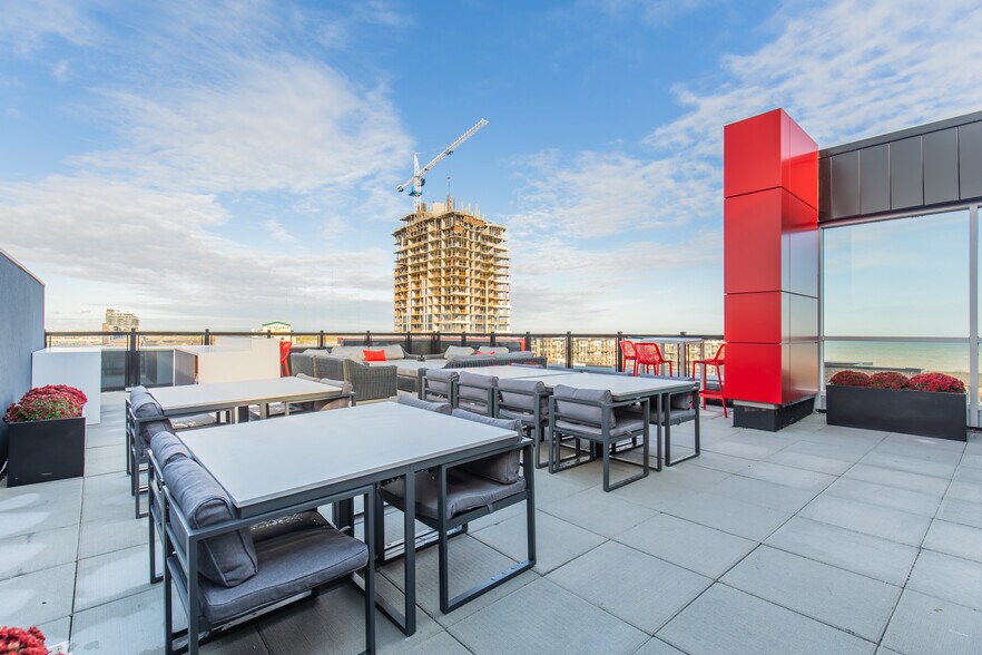 More Photos Of 13 Windward Dr, Grimsby Medical For Lease