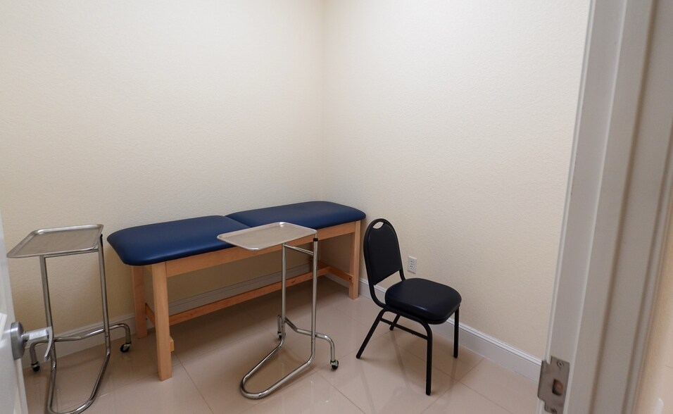 More Photos Of 6623 S Zarzamora St, San Antonio Freestanding For Lease