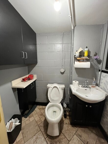 More Photos Of 1922 US-11, Tully Showroom For Sale