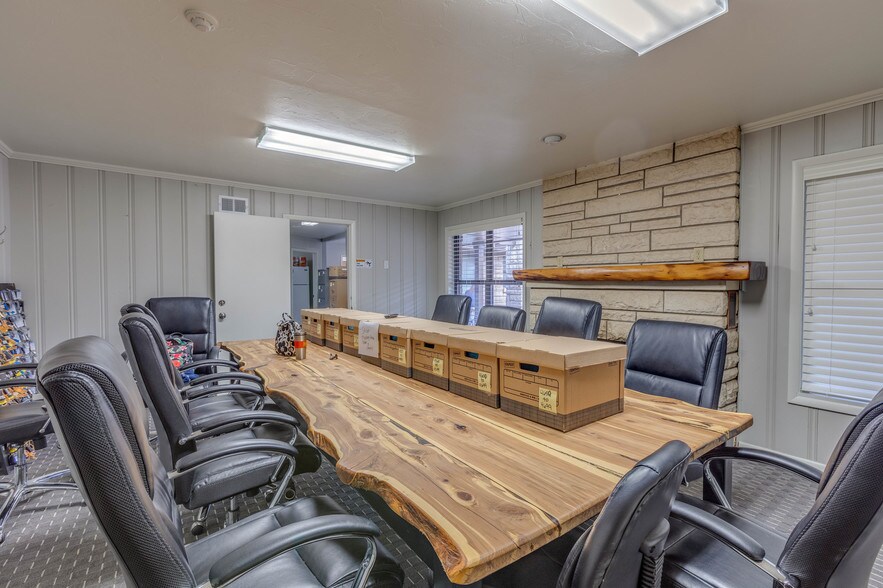 More Photos Of 1035 S Berry Rd, Norman Office For Sale