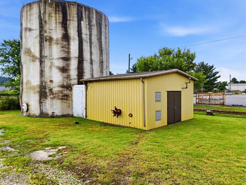 More Photos Of 2489 County Road 1, South Point Warehouse For Sale