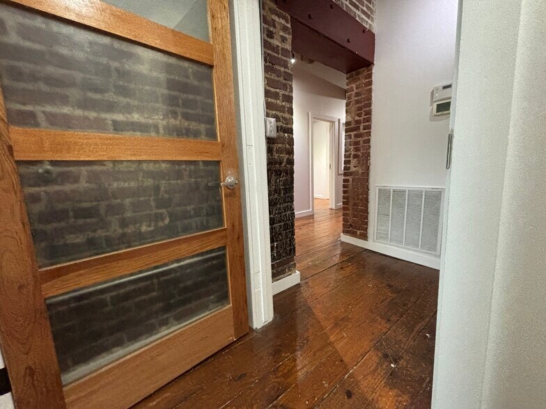 More Photos Of 887 W Marietta St NW, Atlanta Loft Creative Space For Lease