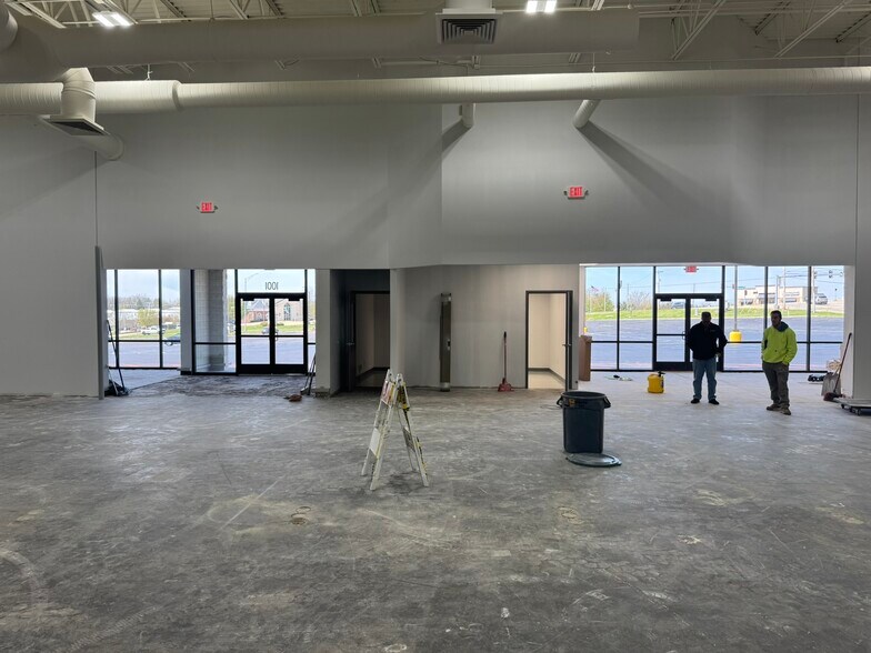 More Photos Of 1001-1003 S Bishops Ave, Rolla General Retail For Lease