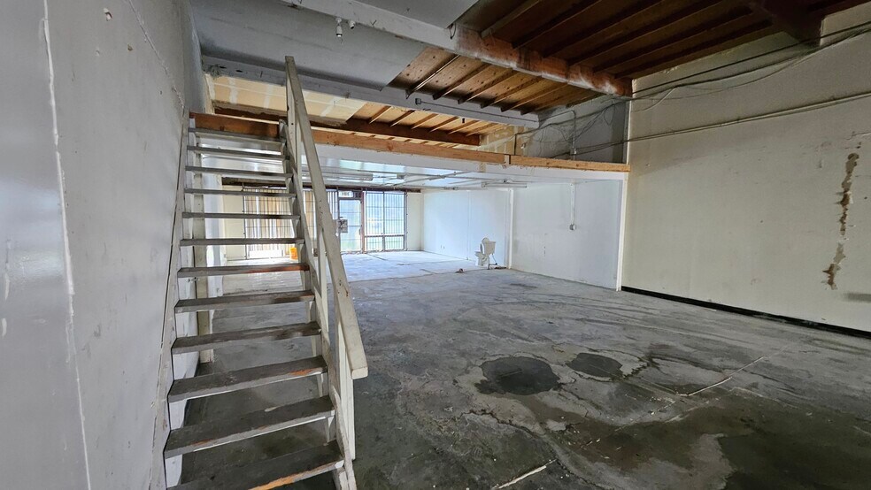 More Photos Of 200 Valley Dr, Brisbane Flex For Sale