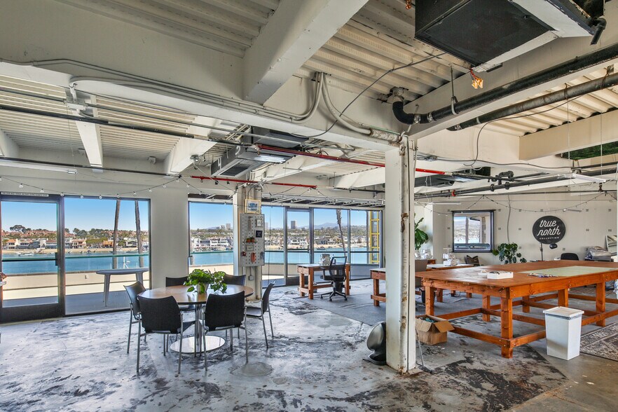 More Photos Of 309 Palm St, Newport Beach Storefront For Lease