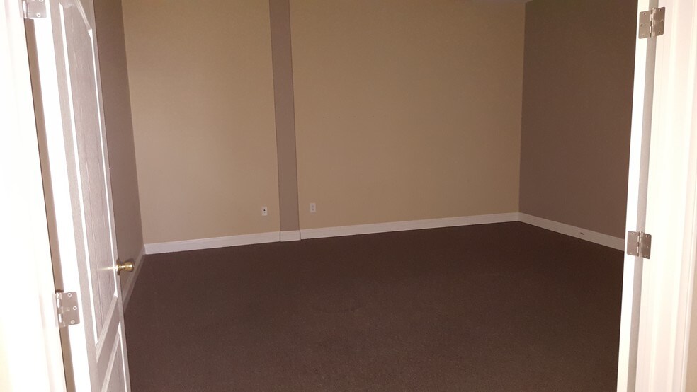 More Photos Of 3660 N Rancho Dr, Las Vegas Medical For Sale