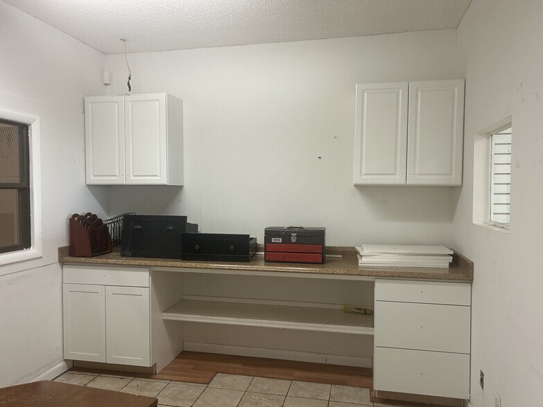 More Photos Of 815 S Moody Rd, Palatka Office For Lease