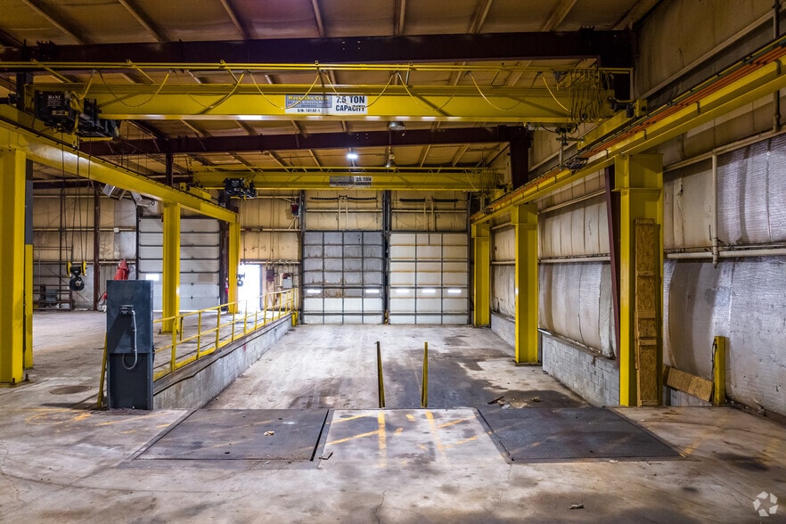 More Photos Of 7900 W Tower Ave, Milwaukee Manufacturing For Sale