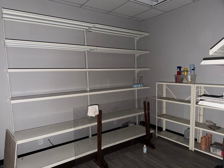 More Photos Of 2506 N Grandview Ave, Odessa Office For Lease