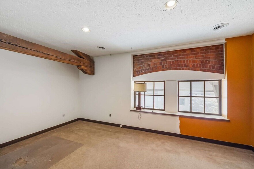 More Photos Of 412 E River St, Elyria Office For Sale