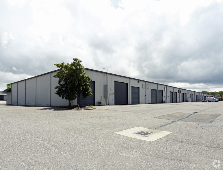 More Photos Of 3065-3159 Fleetbrook Dr, Memphis Distribution For Lease