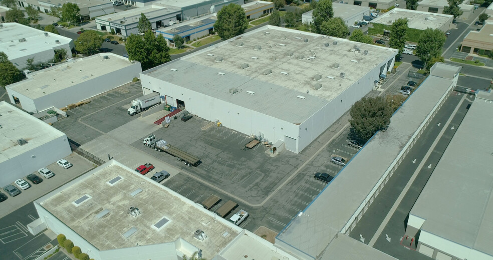 Primary Photo Of 5155 Goldman Ave, Moorpark Manufacturing For Sale