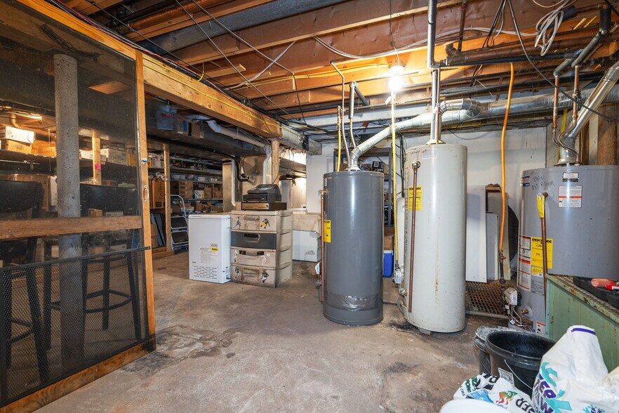 More Photos Of 1524 Van Vranken Ave, Schenectady Bar For Sale