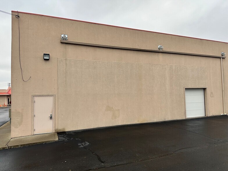 More Photos Of 3920 W 5th Ave, Post Falls Freestanding For Lease
