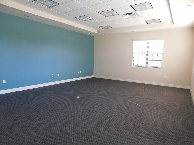 More Photos Of 372-390 N Babcock St, Melbourne Medical For Lease