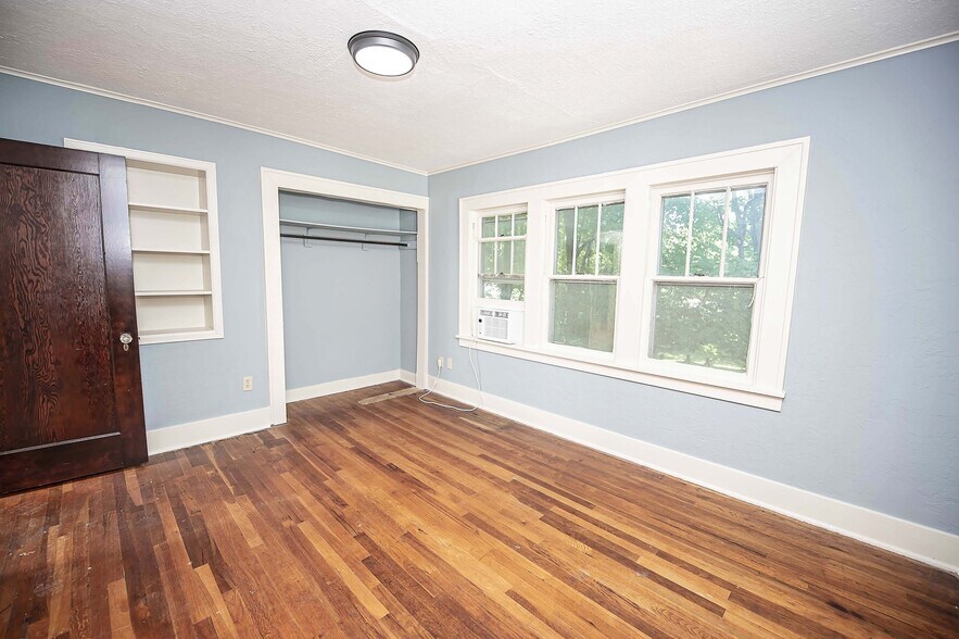 More Photos Of 1348 E Cherry St, Springfield Office For Lease