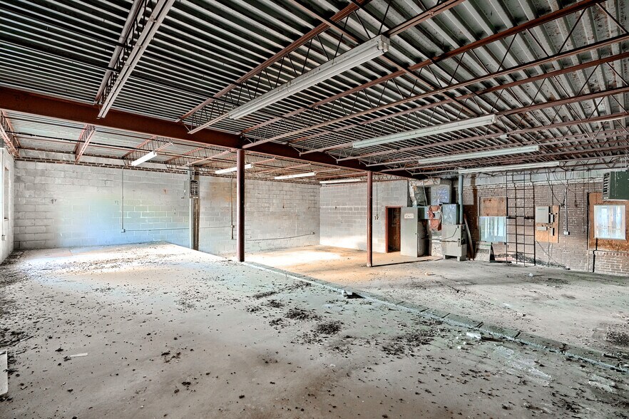 More Photos Of 5400-5402 Reisterstown Rd, Baltimore Light Distribution For Sale