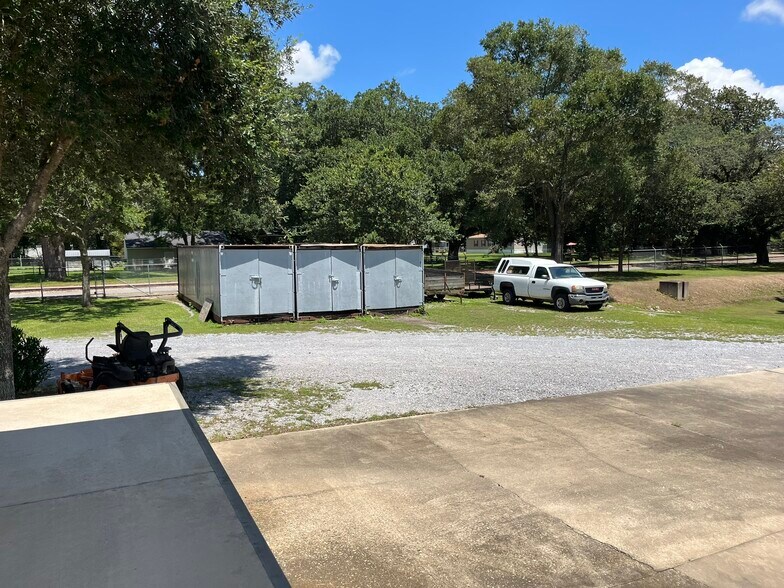 More Photos Of 2400 W Herman St, Pensacola Warehouse For Sale