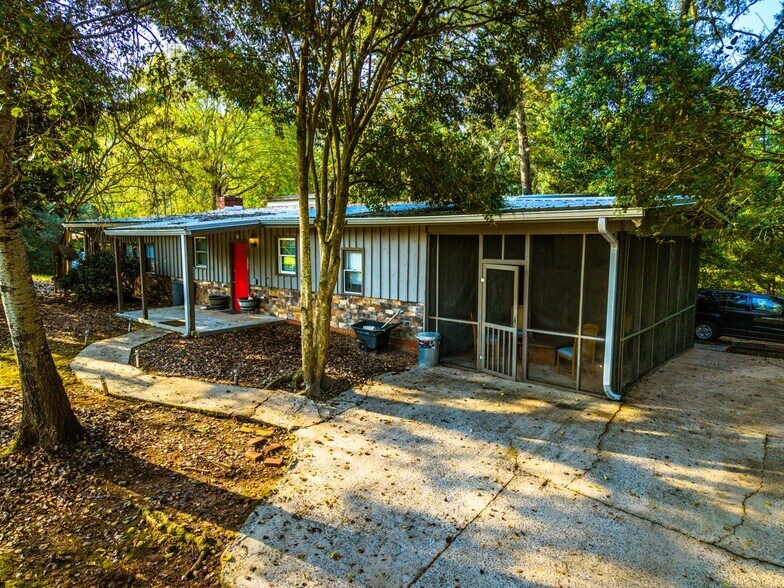 More Photos Of 575 Vaughn Rd, Athens Multifamily For Sale