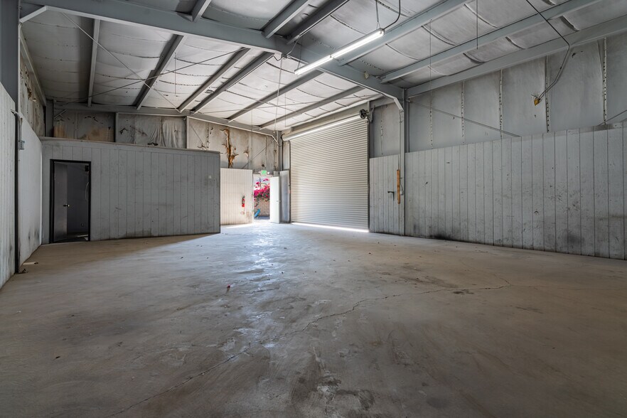 More Photos Of 68686 Summit Dr, Cathedral City Service For Sale