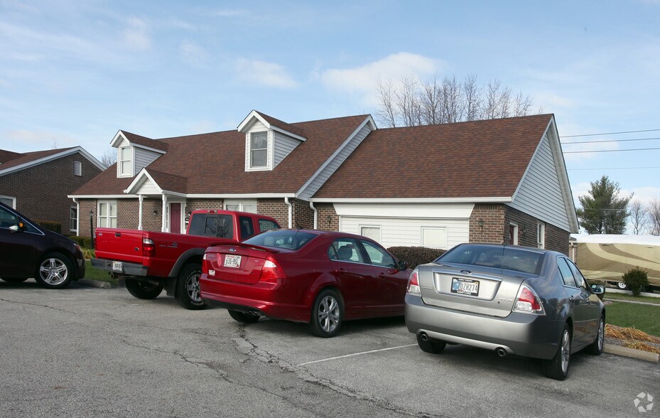 More Photos Of 102-104 Granby Dr, Cumberland Office For Lease