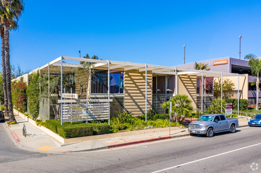 Primary Photo Of 3505 Long Beach Blvd, Long Beach Loft Creative Space For Lease